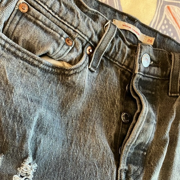 Levi's Wedgie Straight Leg Raw Hem Jeans - Picture 10 of 13